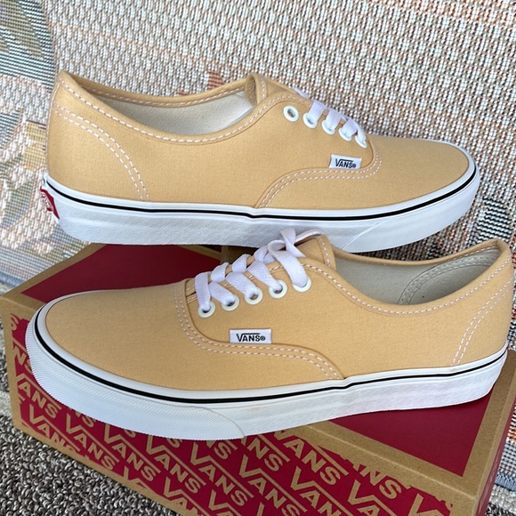 Vans WMNS Authentic
Color Theory Honey Peach
VN0A5KS9BLP
Sneakers - Picture 11 of 16